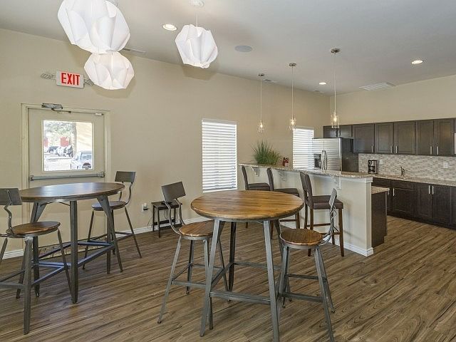 Leasing Center
