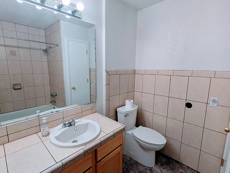 1404 Kit Carson Dr — Photo 12