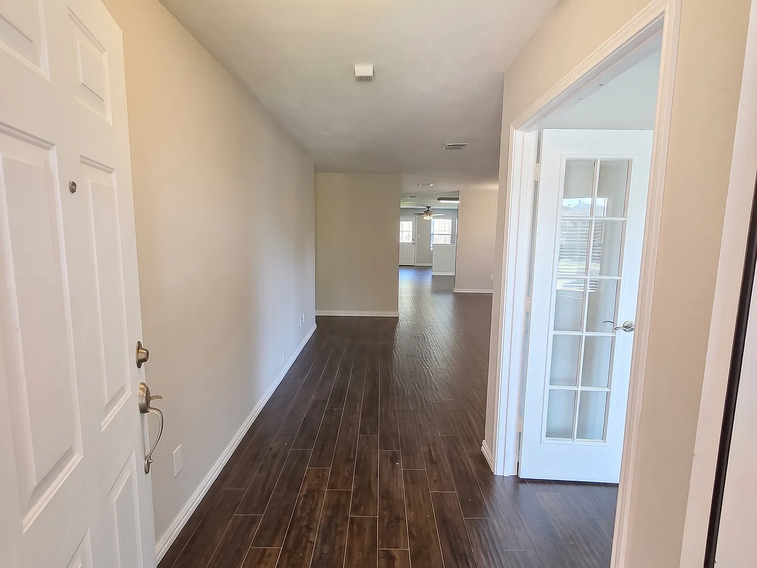 4 bed, 2098 sqft, $2,300 — Photo 3