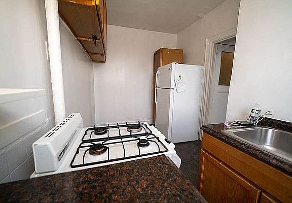 4th image of 25-59 Steinway St #4F