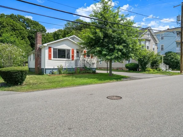 33 Cross St, Brockton, MA 02301