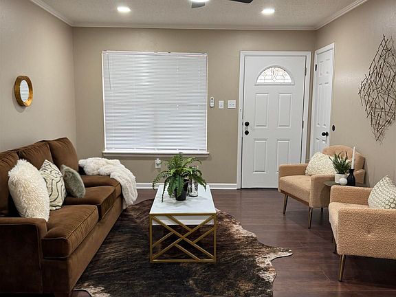 2nd image of 2804 Claremont Ave