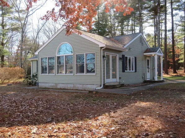 103 King Philip Rd, Norton, MA 02766