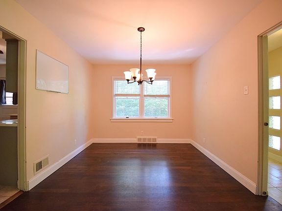 3rd image of 1819 Richview Rd