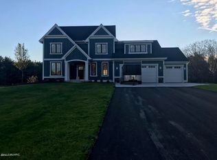 8070 Ashwood Dr SE, Ada, MI 49301