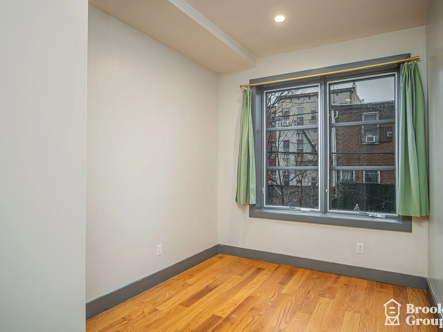 182 Jefferson Street — Photo 3