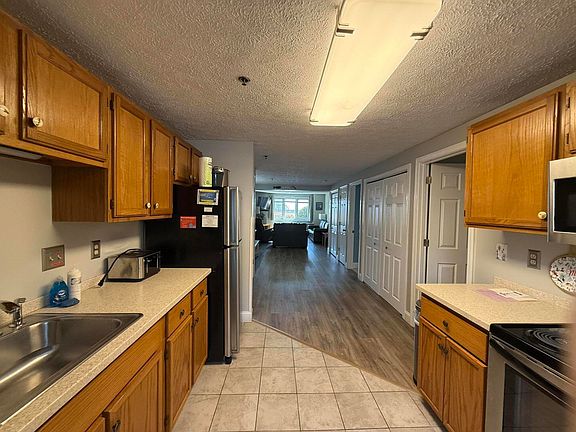 3rd image of 1373 Post Road #12B