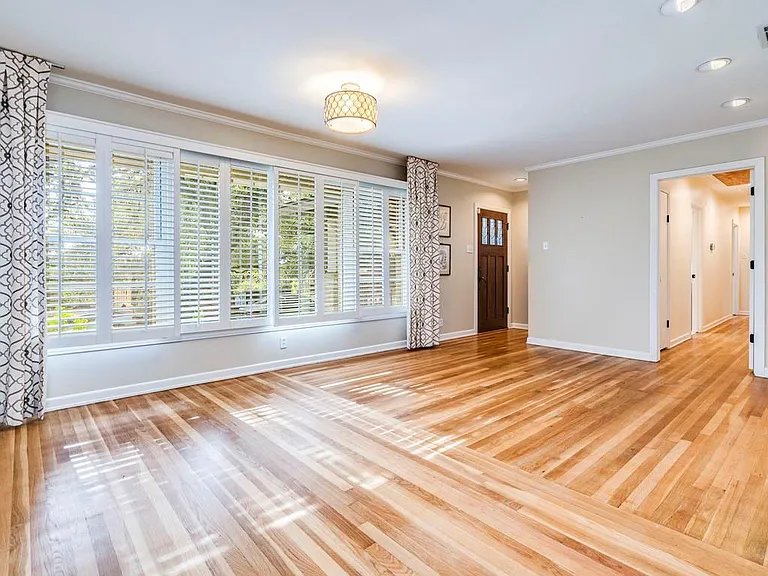 404 Almarion Dr — Photo 6