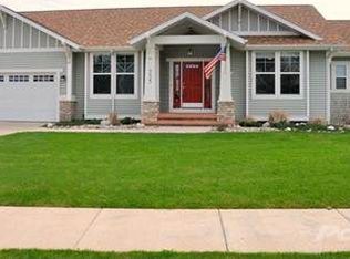 535 Dune Rdg N, Saint Joseph, MI 49085