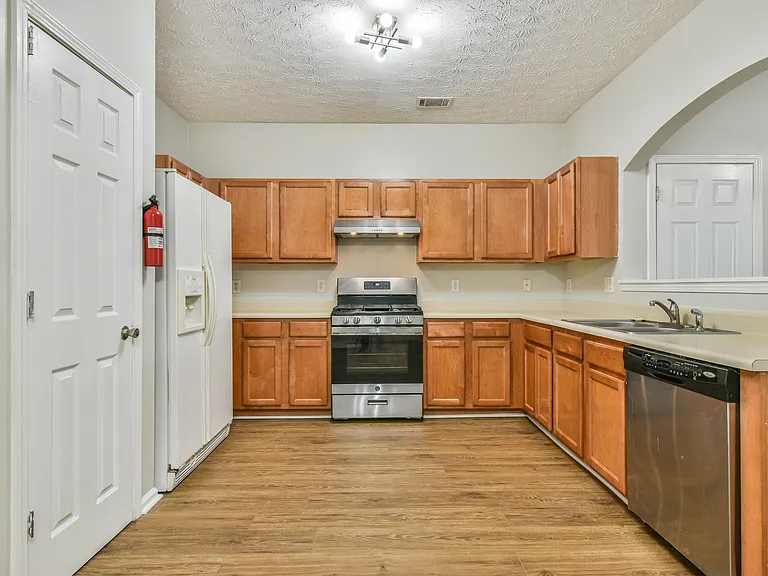2529 Emma Way — Photo 8