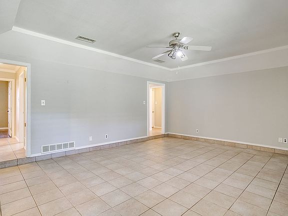 5th image of 2400 Westpark Way Cir