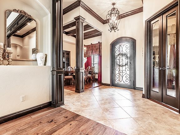 4th image of 1801 Lohman Cir