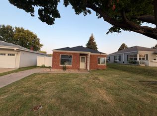 2055 Broadlawn Rd, Dubuque, IA 52001