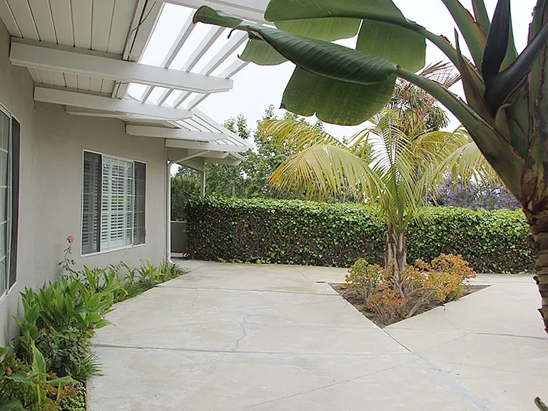 140 Evans Ave — Photo 4