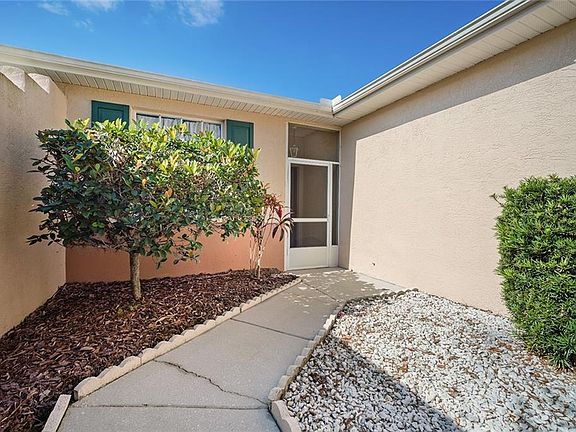 4th image of 832 Tremont Greens Ln #0