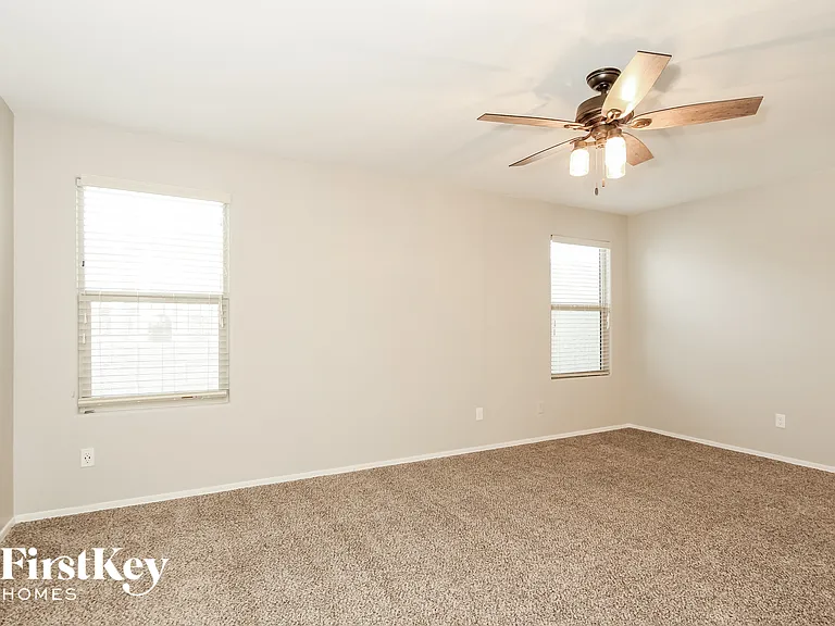 16570 W Sierra St — Photo 7