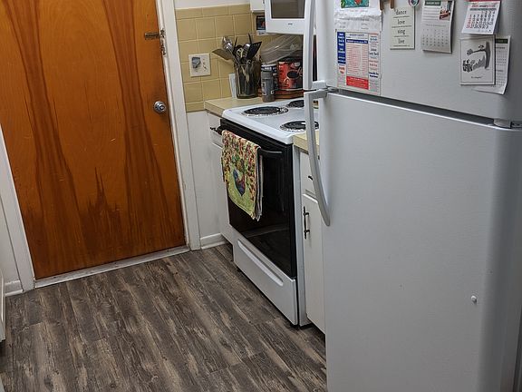 5th image of 2641 Greenlawn Dr