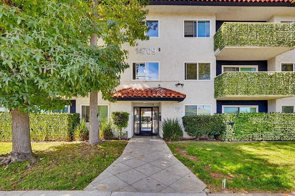 14709 S Budlong Ave — Photo 1