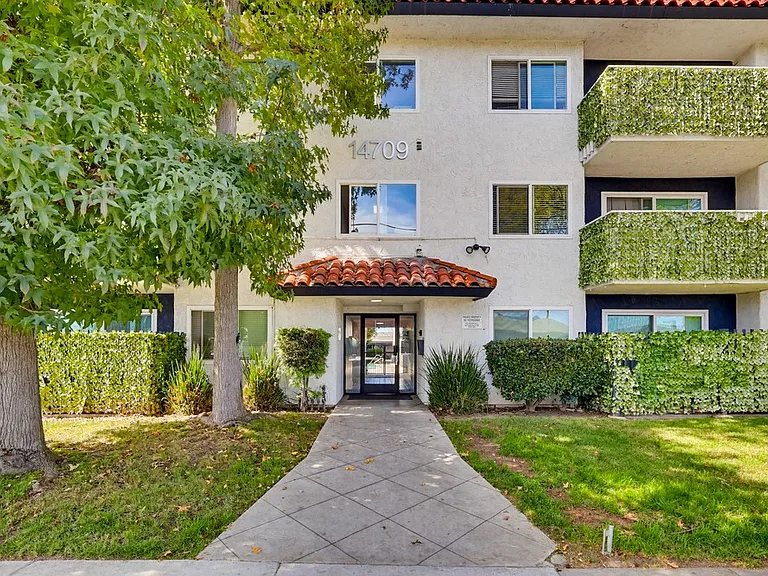 14709 S Budlong Ave — Photo 1