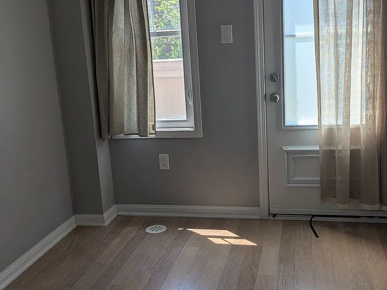 40 Mendelssohn St #11 — Photo 11