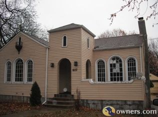 607 S Liberty St, Elgin, IL 60120