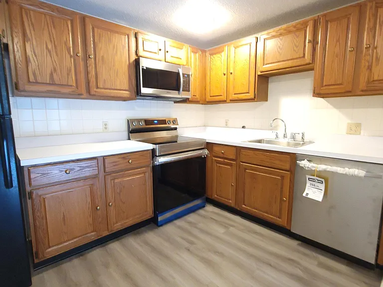 230 Chickering Rd #10 — Photo 4