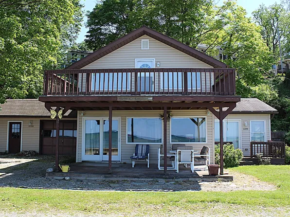 11255 Lakefront Dr, North East, PA 16428