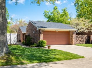 4228 Mockernut Ct, Columbus, IN 47201