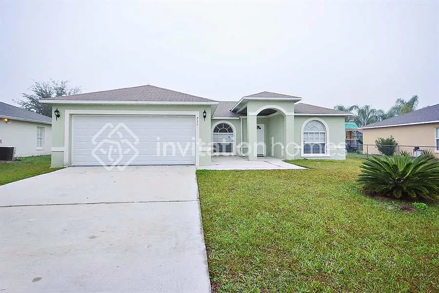 711 Hawk Ln