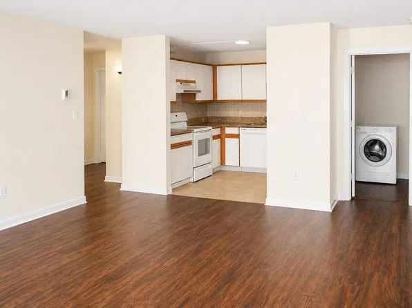 10 Rutledge St APT 1B, Worcester, MA 01604