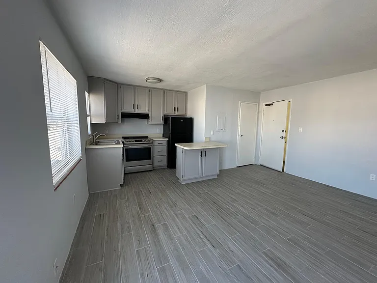 Ocean Reef Apartments — Photo 24