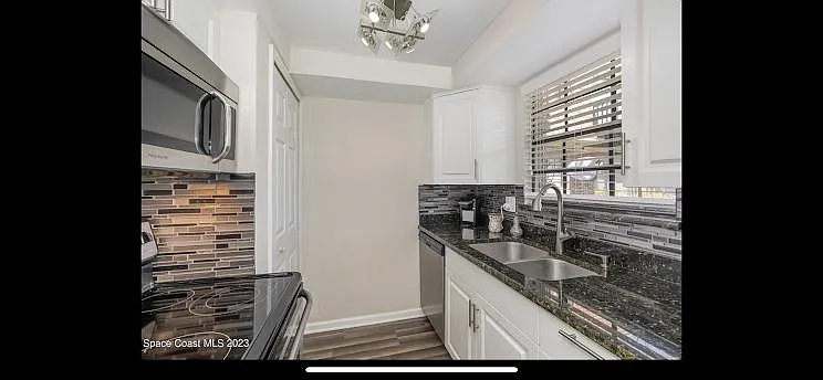 1300 Arlington Ln NE #116 — Photo 4