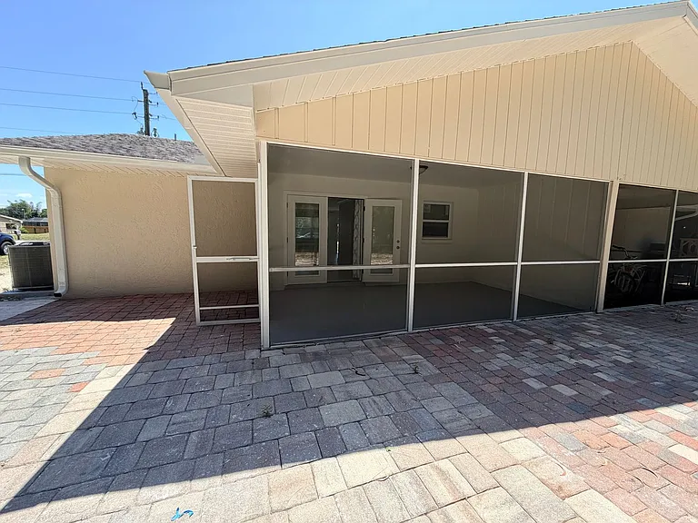 18600 Miami Blvd — Photo 20