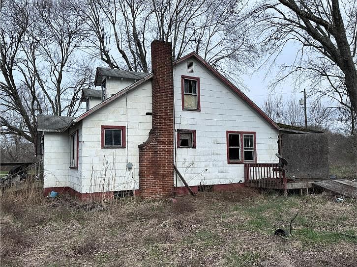 1st image of 15205 Beaver Pike