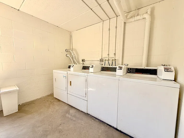 120 W Grand Ave #102 — Photo 11