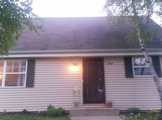 1445 Niagara Ct, Waukesha, WI 53186