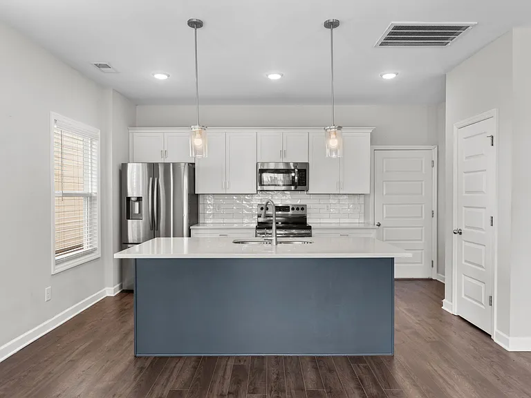 1067 Emery Bay Cir — Photo 8