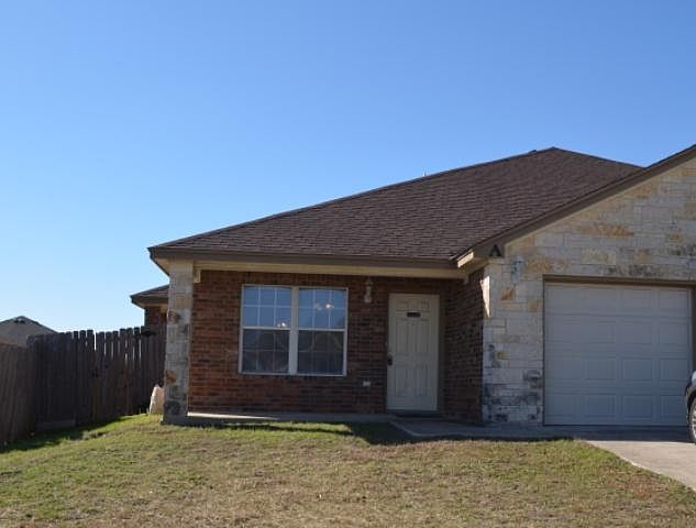 1st image of 904 Yi Dr #A
