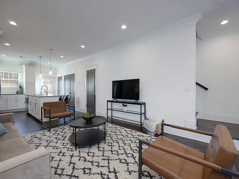 6511 Robertson Ave #13 — Photo 2