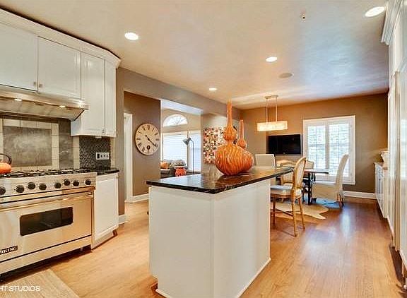 5th image of 639 W 55th St