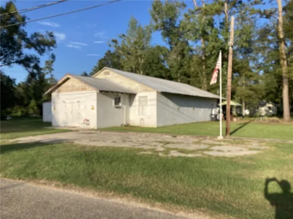 25142 Center St, Springfield, LA 70462