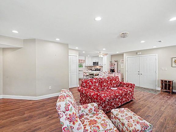 4th image of 700 Eversole Rd