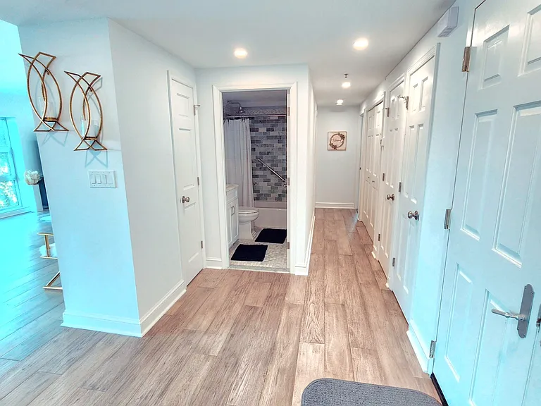 250 President St #211 — Photo 4