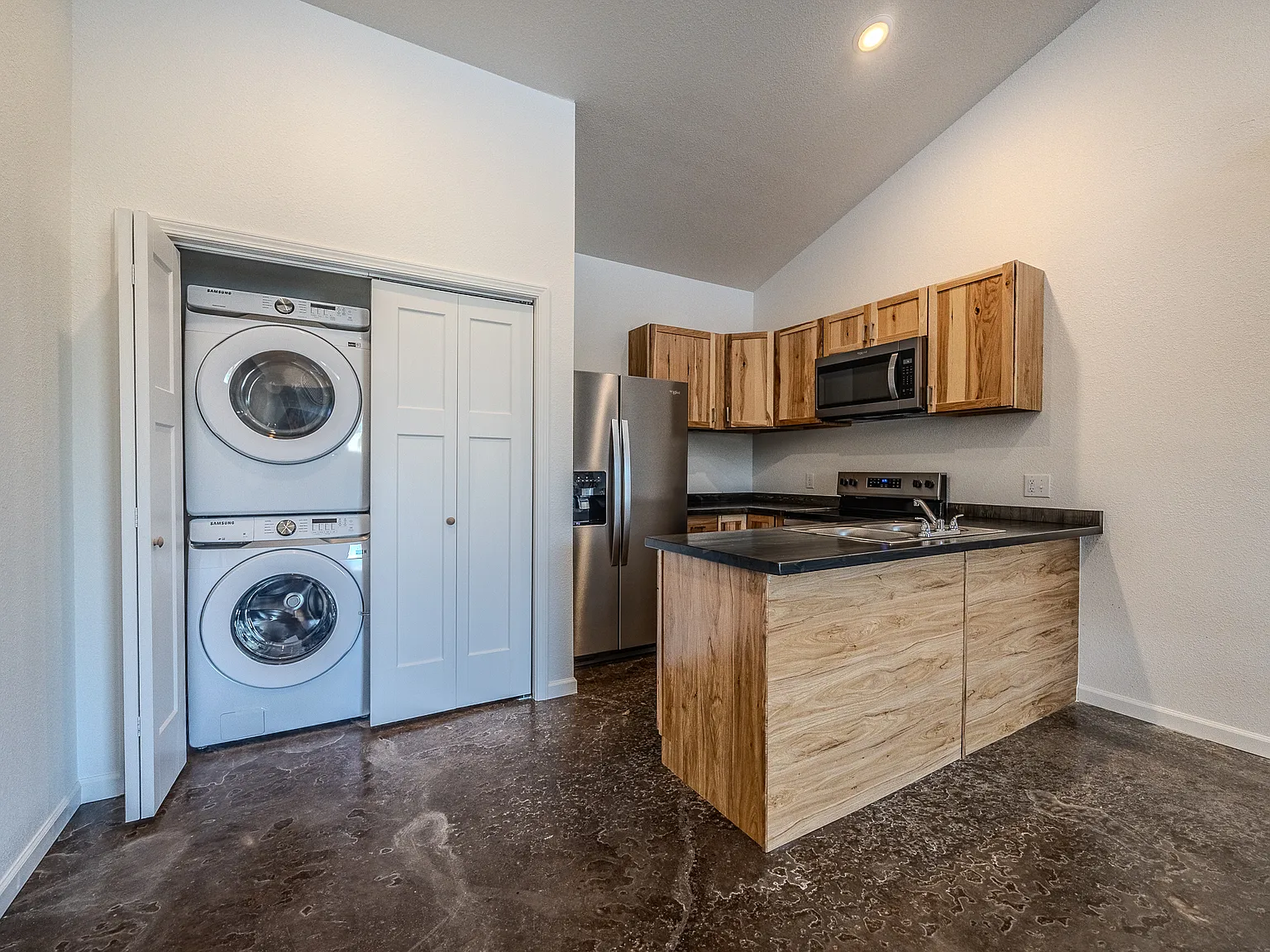 2 bed, 1600 sqft, $1,390 — Photo 3