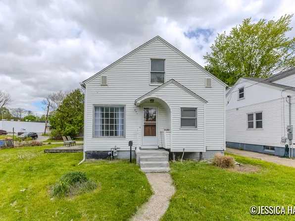 851 Hollywood St NE, Grand Rapids, MI 49505