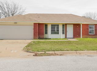 9000 Christopher Cir, Fort Worth, TX 76140