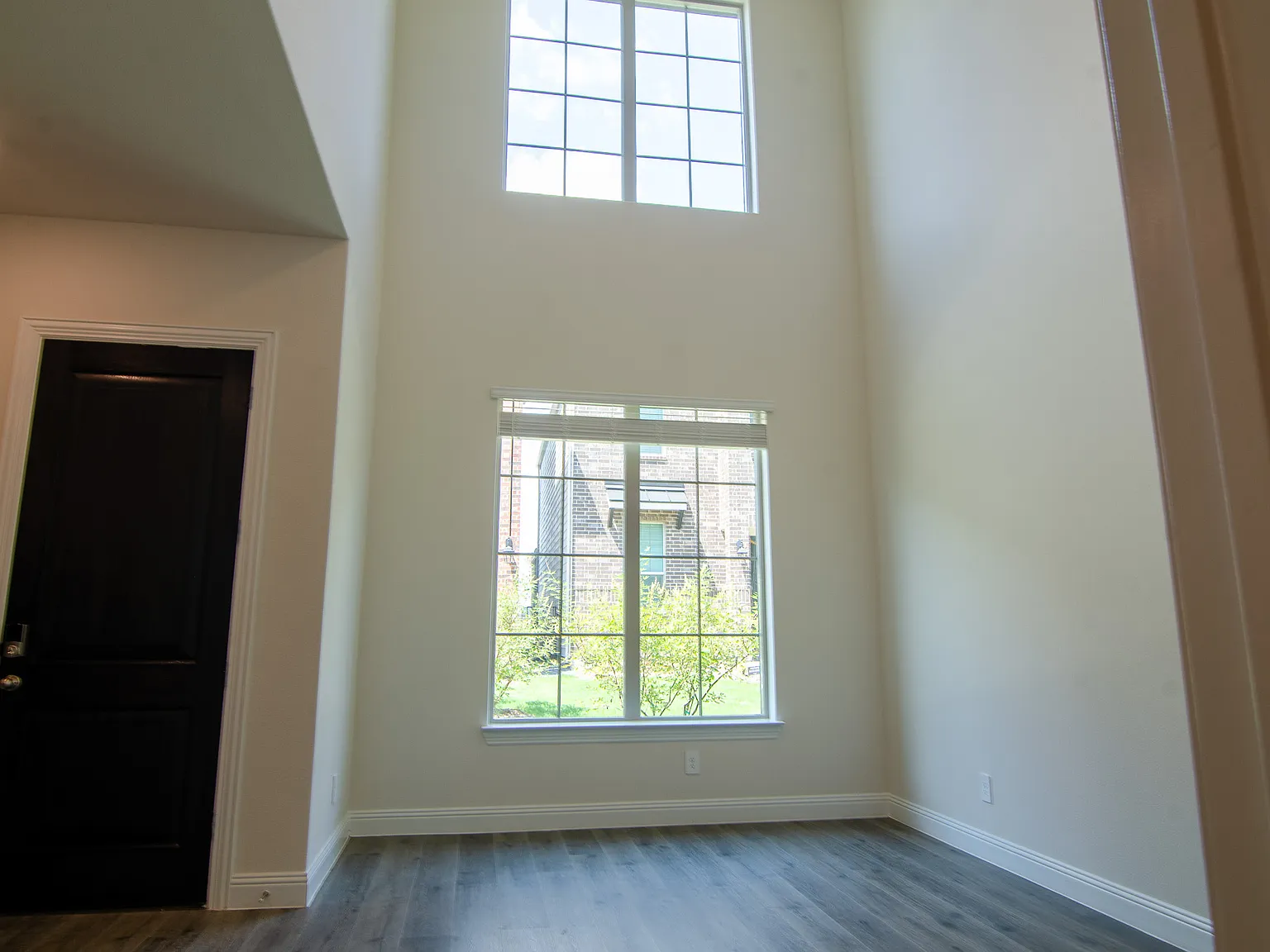 4541 Cinema St — Photo 4