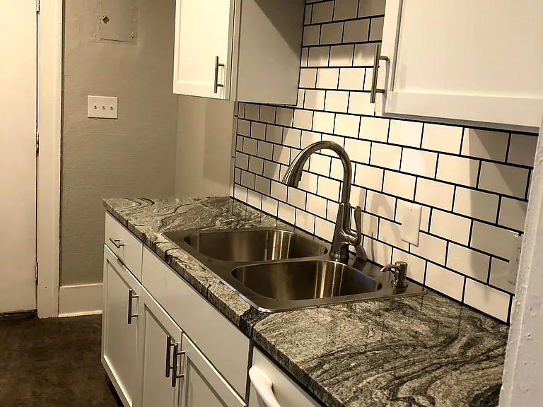 2029 E 2nd St E #1/2 — Photo 8