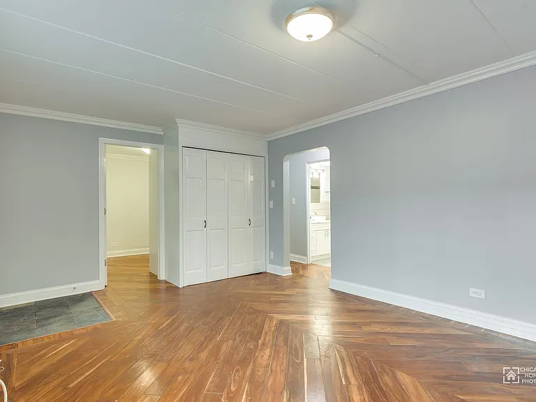 2645 W Carmen Ave — Photo 4