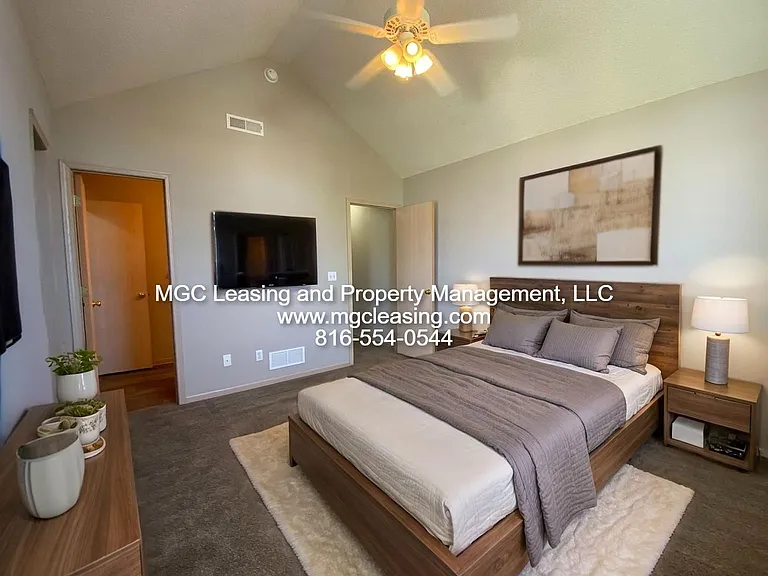 1009 Garden Dr — Photo 5